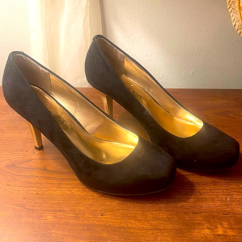 Madden Girl Black Faux Velvet Heels